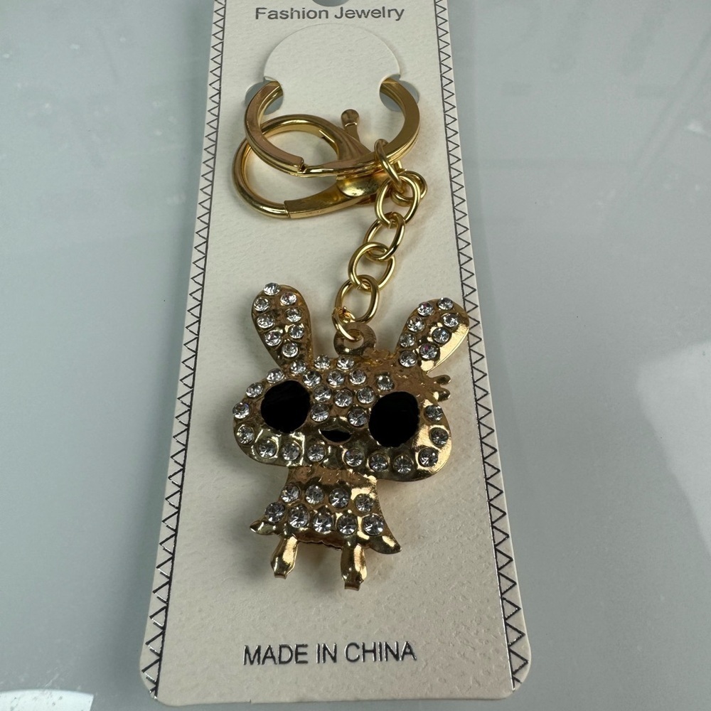 ‼️5/$25‼️ Fashion Jewelry Gold and Black Keychain